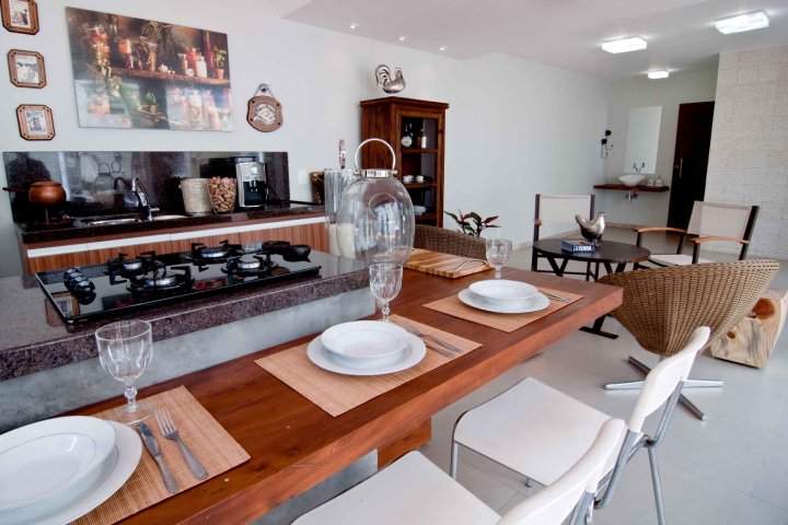 24515_1275390568611_2364171_n